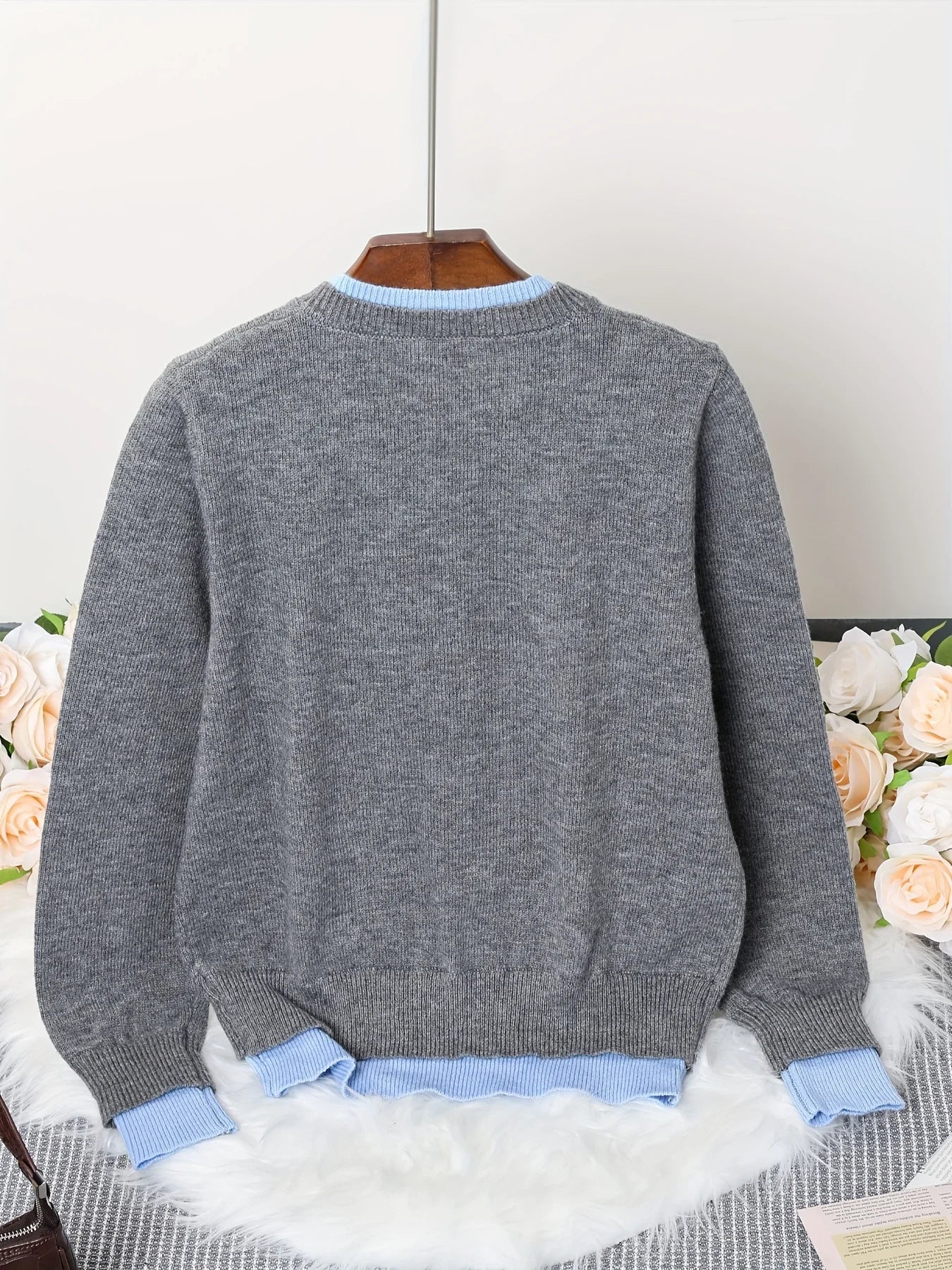 Autumn and Winter New Fashion Woman Sweater Gray Soft Knitted Sweater Top Casual and Versatile Button-up Cardigan Jacket